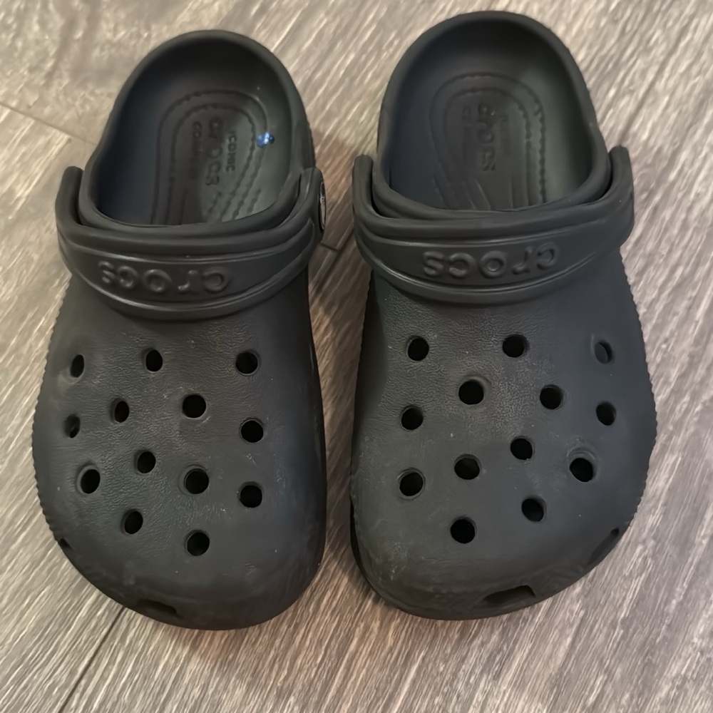 Toddler Crocs size 10